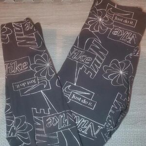 Nike Kids Gray Patterned Leggings
